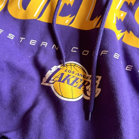 Lakers Cropped Hoodie - Picture 3 of 3